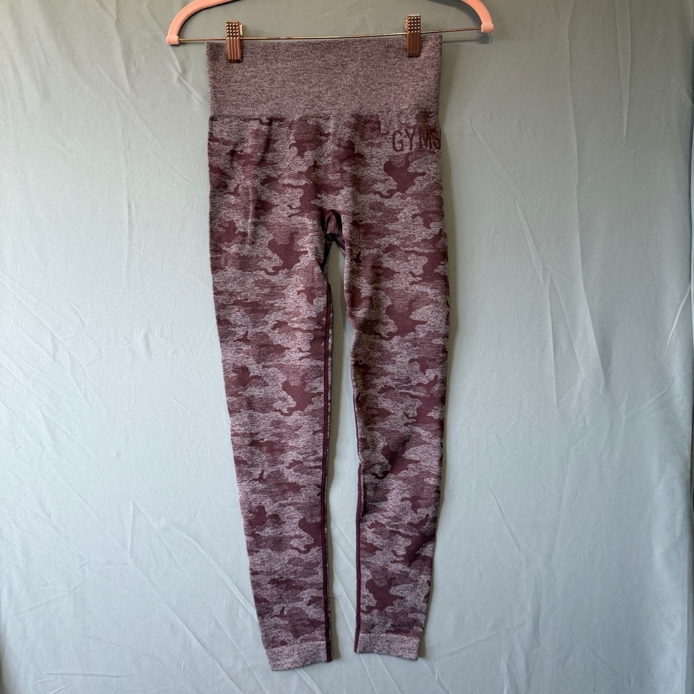 GymShark Womens Seamless Scrunch Camo Leggings Size Small Wine Stretch Yoga Gym